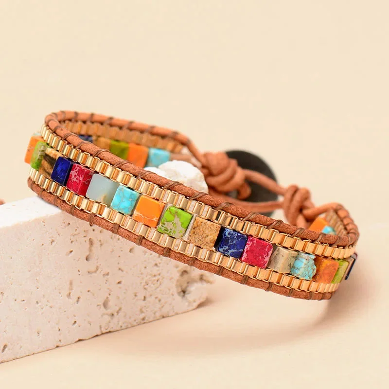 Bracelet Bohème 7 Chakra Pierre Carrée en action