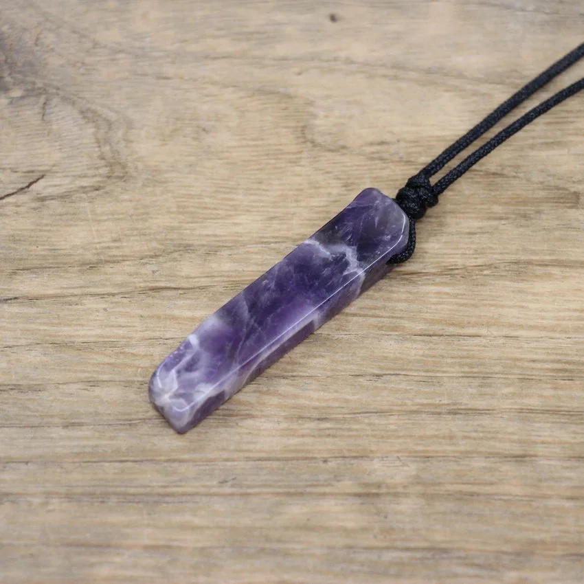 Détails du Collier Avec Pierre Naturelle