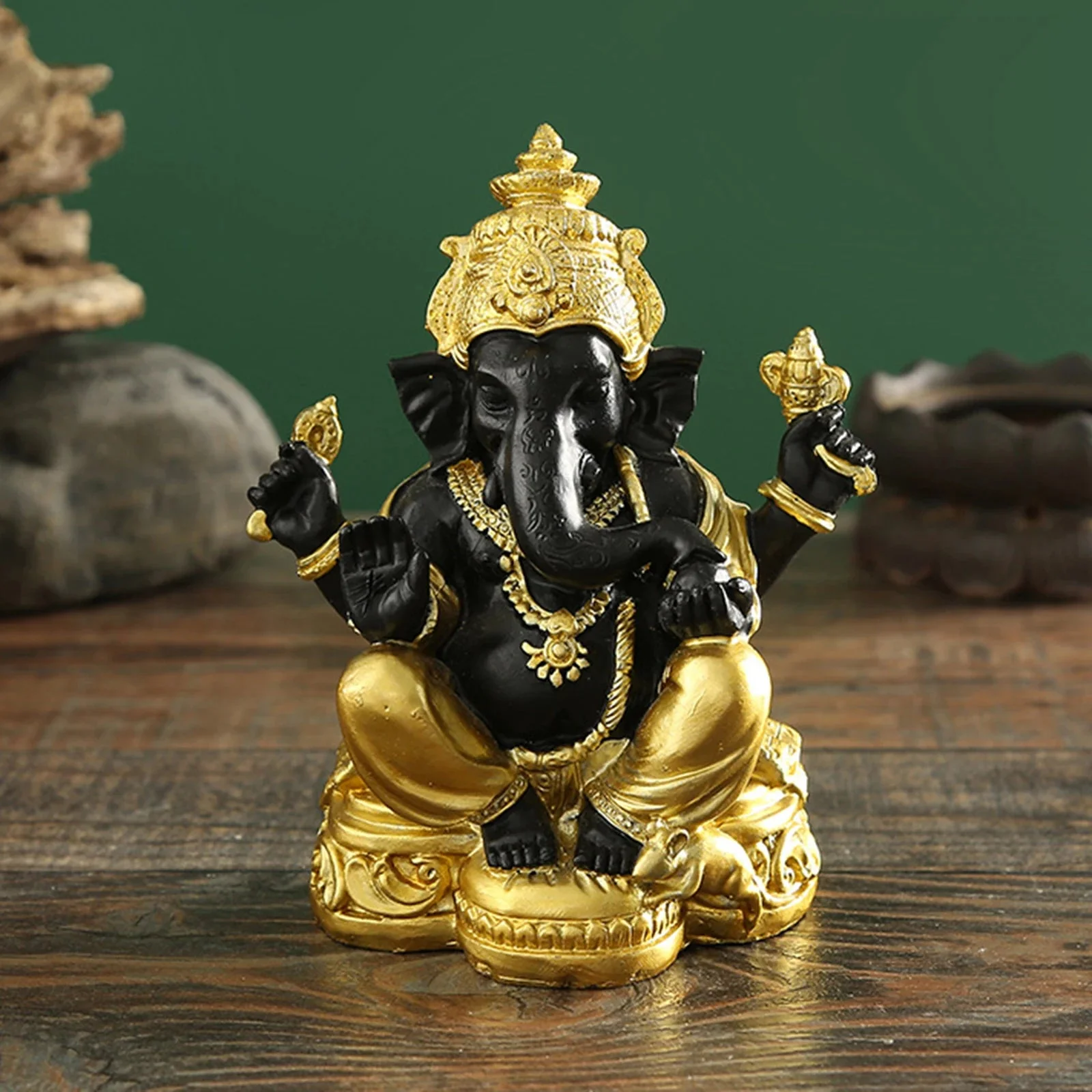 Détails Finement Ciselés de la Statue de Ganesh