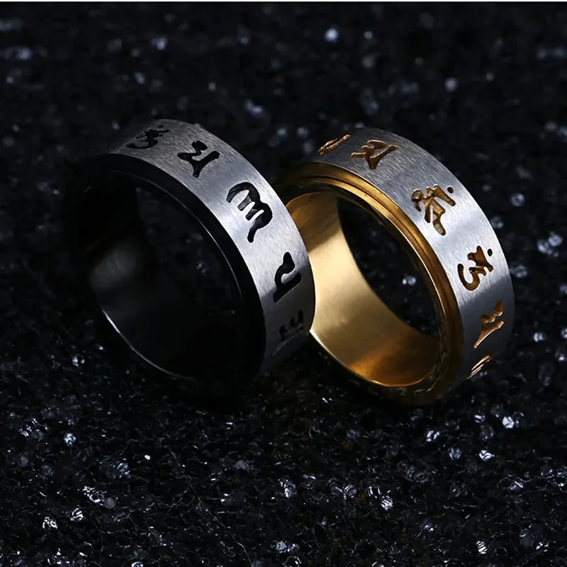 Bague Mantra vue de près
