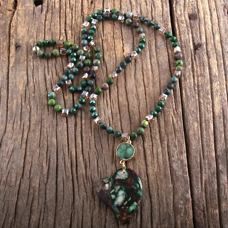 Collier Coeur Bleu en Pierre Naturelle