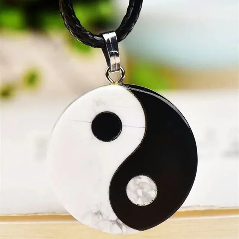 Détails du Collier Ying Yang