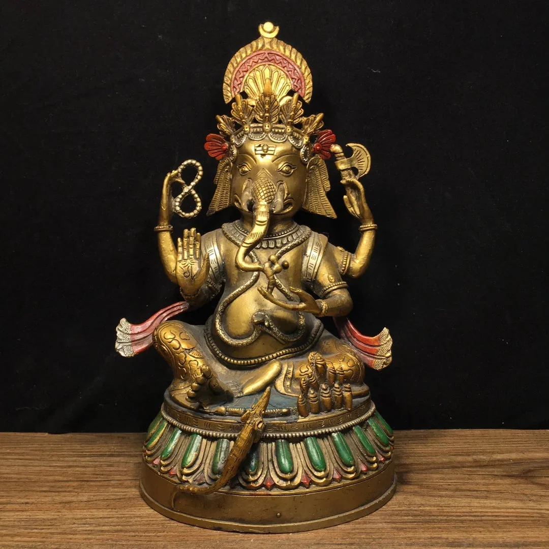 Détails de la statue de Ganesh en cuivre