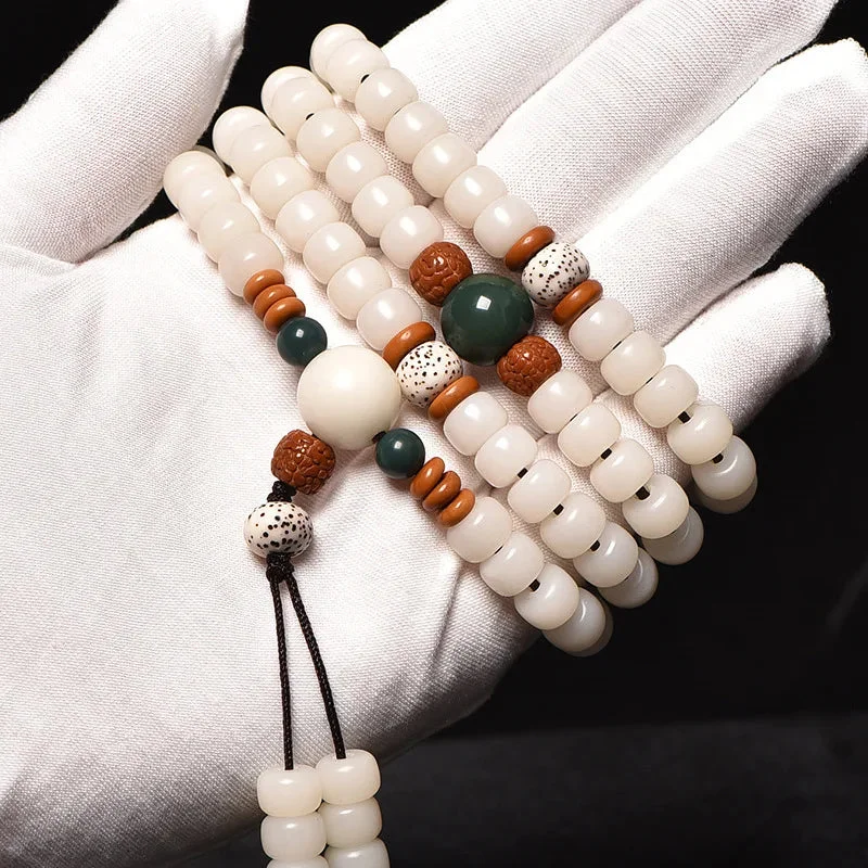 Collier Mala Tibétain Blanc porté