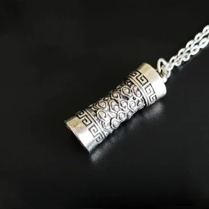 Pendentif Bouddhiste Om Cylindrique