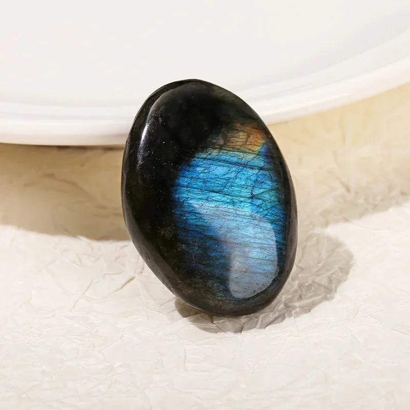 Collier Pierre Labradorite Tressé en Détail