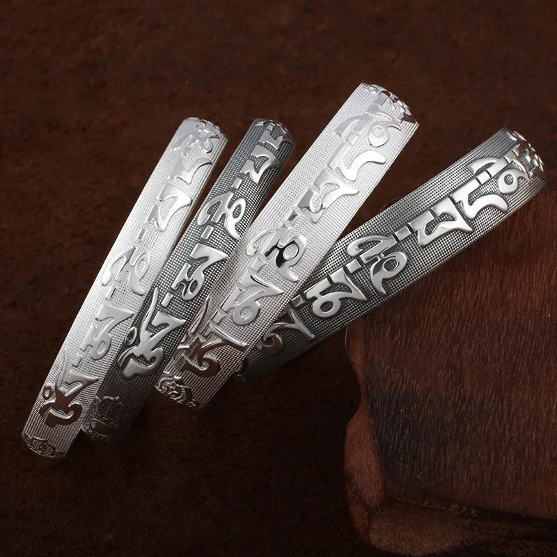 Détails du Bracelet Mantra Tibétain en Argent