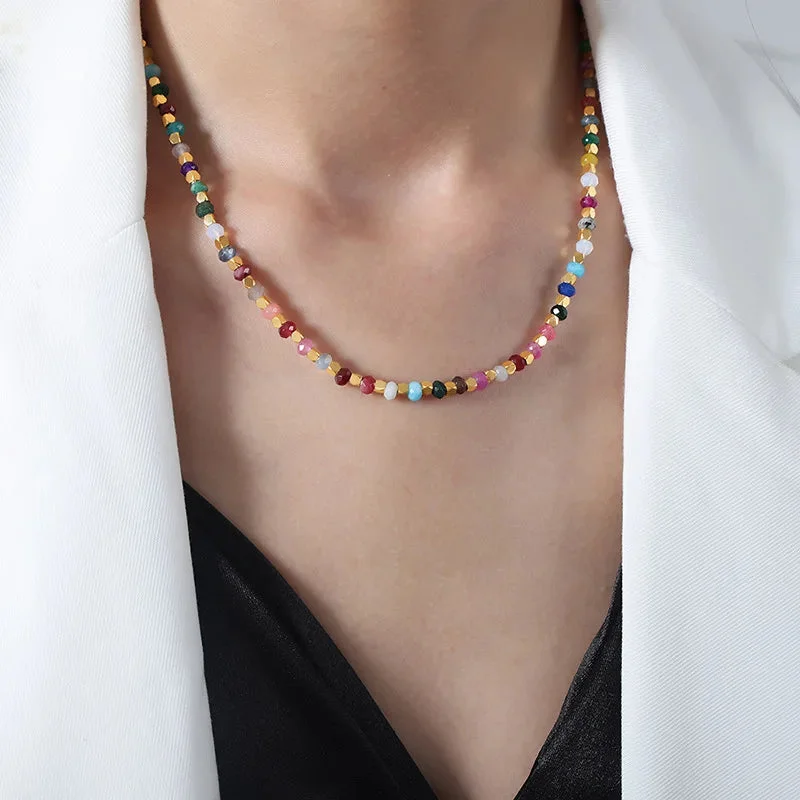 Collier Pierres Fines Multicolores porté