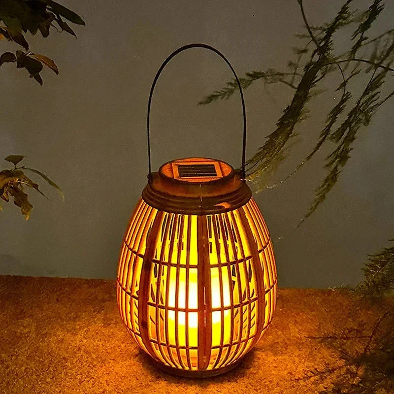 Lanterne solaire extérieure en rotin