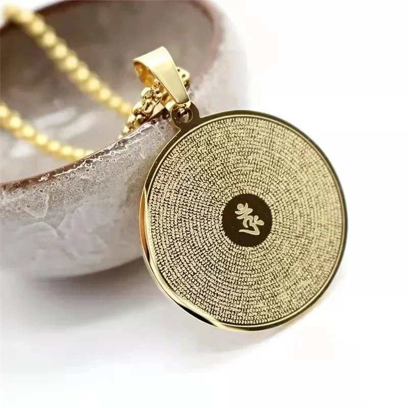 Amulette Bouddhiste Om en Or