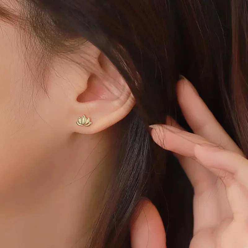 Petite Boucles d'oreilles Fleur de Lotus Dorées